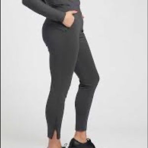 Universal Standard Moro Black Sand